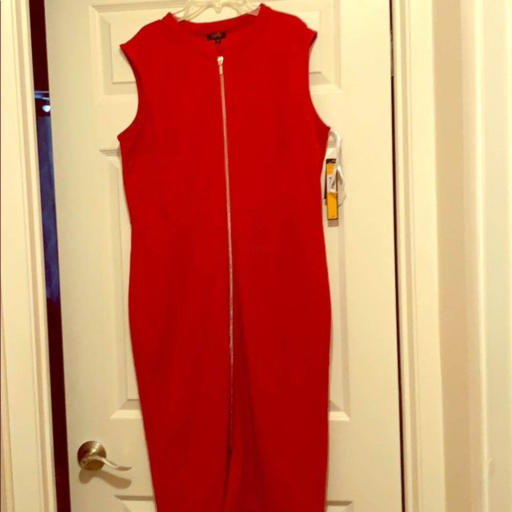 Red zip front dress -brand new